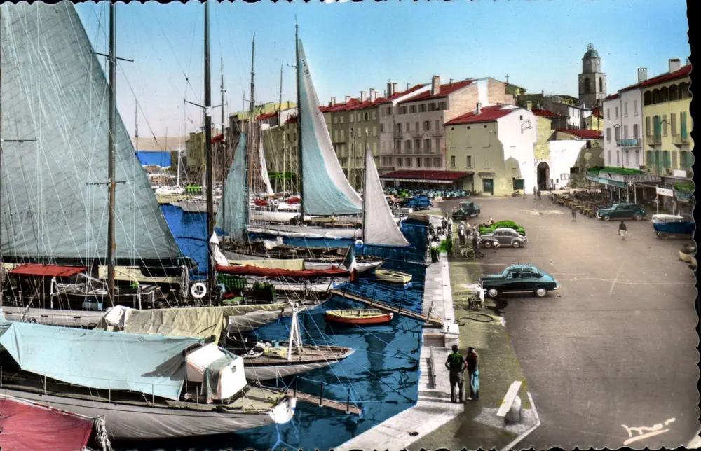 St. Tropez - O Cais — Sociedade Lecomte e Desmarchelier - Frente