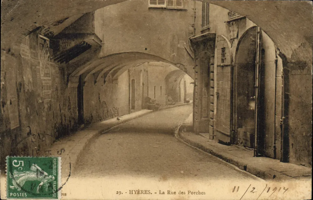 Hyères - Die Straße der Arkaden — Ansicht unter Arkaden — unbekannter Verleger, Nr. 29 - Vorderseite