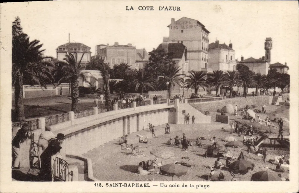 Saint-Raphaël — O canto da praia — Hotel Les Algues - Frente