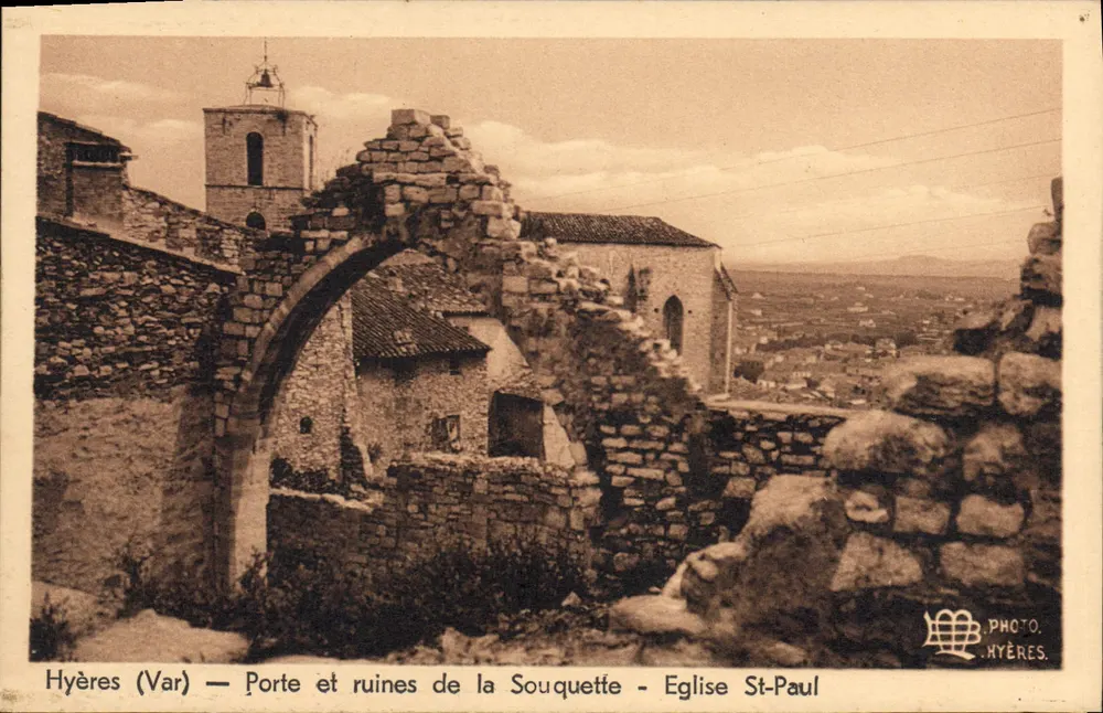 Hyères (Var) — Tor und Ruinen der Souquette - Kirche St-Paul - Vorderseite