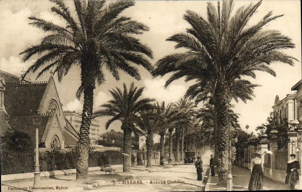 Hyères - Avenida Godillot — Perfumaria Chambourlier, editor Artmij, n°3 - Frente