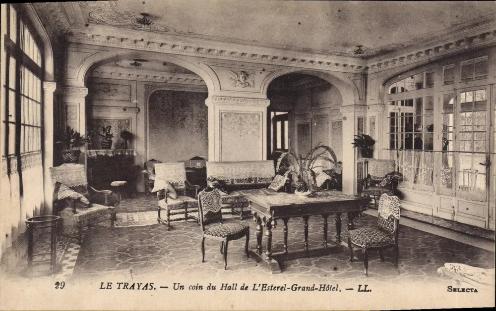 Le Trayas — Ein Eckbereich des Halls des Esterel-Grand-Hotels — Selecta - Vorderseite