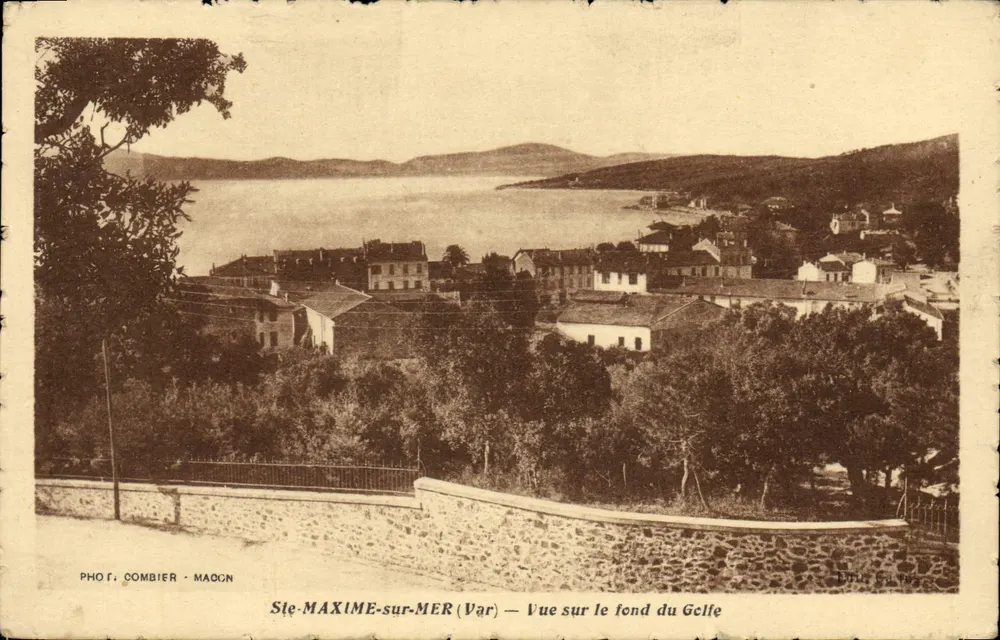 Sté-Maxime-sur-Mer (Var) — Ansicht des Hintergrundes des Golfs - Vorderseite