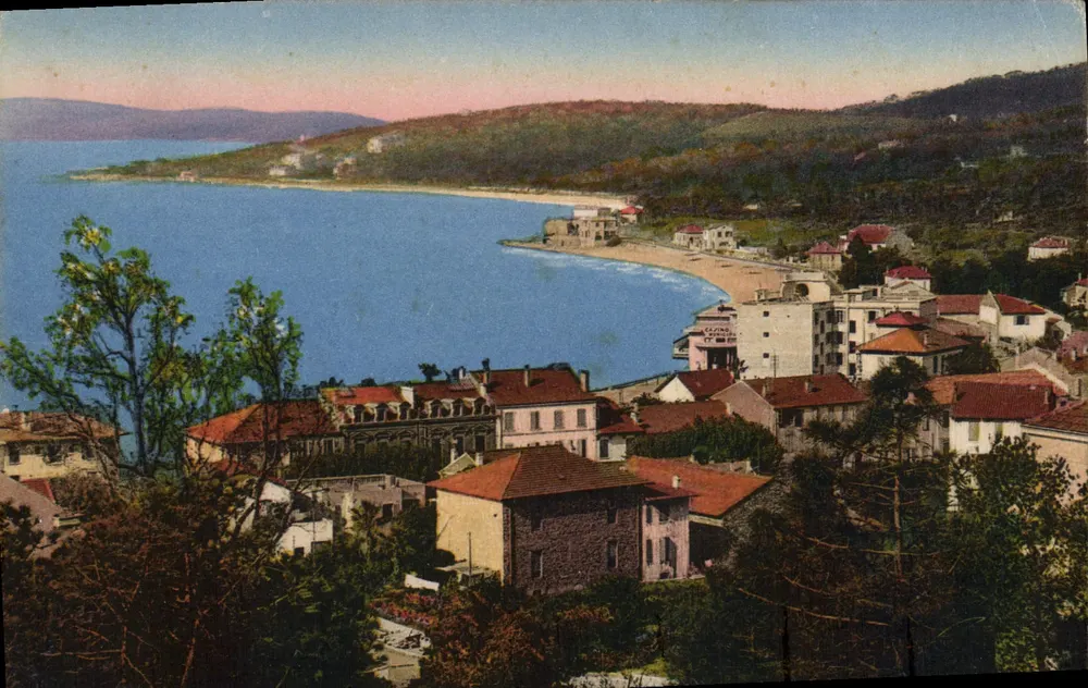 Sainte-Maxime-sur-Mer — Vista geral — Ed. V. Creissels - Frente