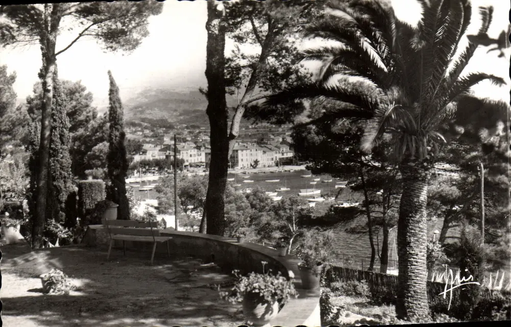 Sanary-sur-Mer — vista panorâmica de um jardim — Editions ARIS, n°252 - Frente
