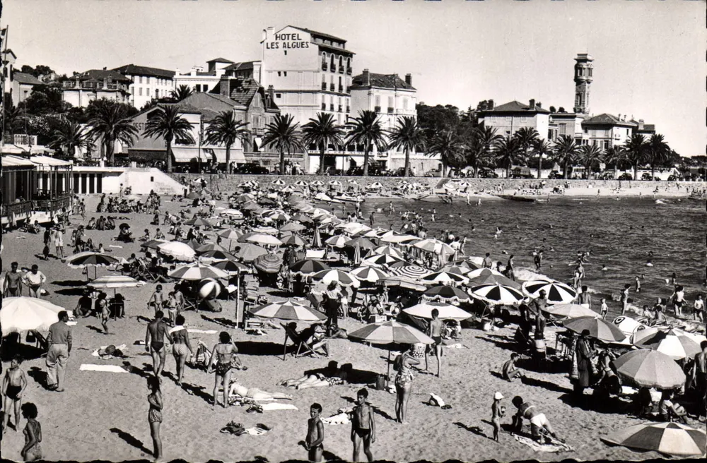 Praia de Saint-Raphaël — Hotel Les Algues — Edições Sé.P.T. - 2, rue Alsace-Lorraine - Frente