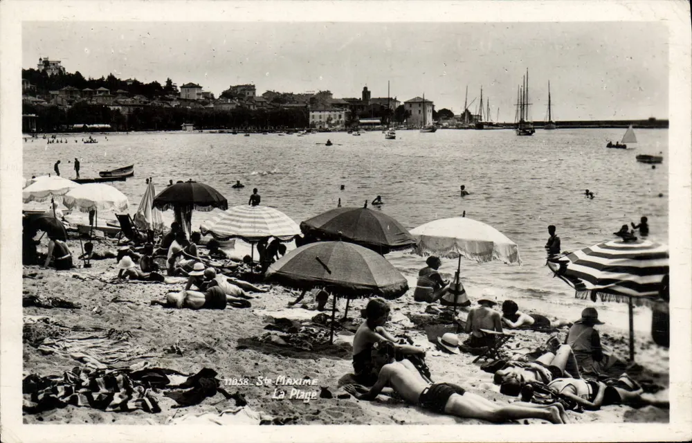 St-Maxime — A Praia — (46) « REAL-PHOTO » C.A.P. - Frente