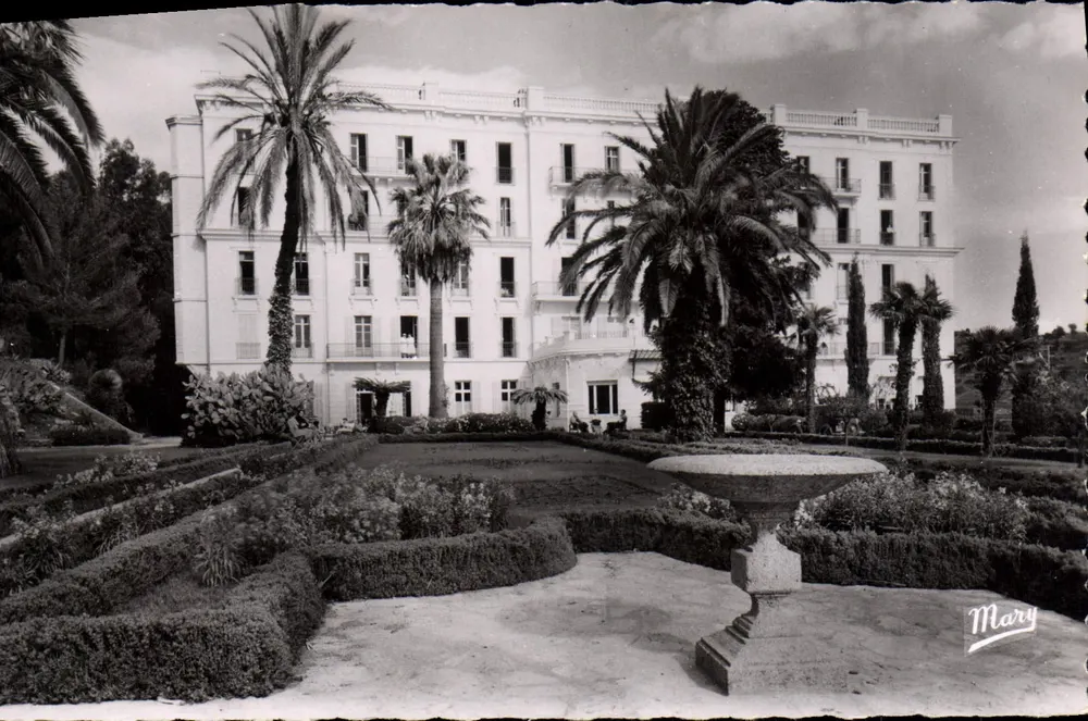 Hotel Châteaubriand — Hyères (Var) — Edição MARY, Toulon - Frente