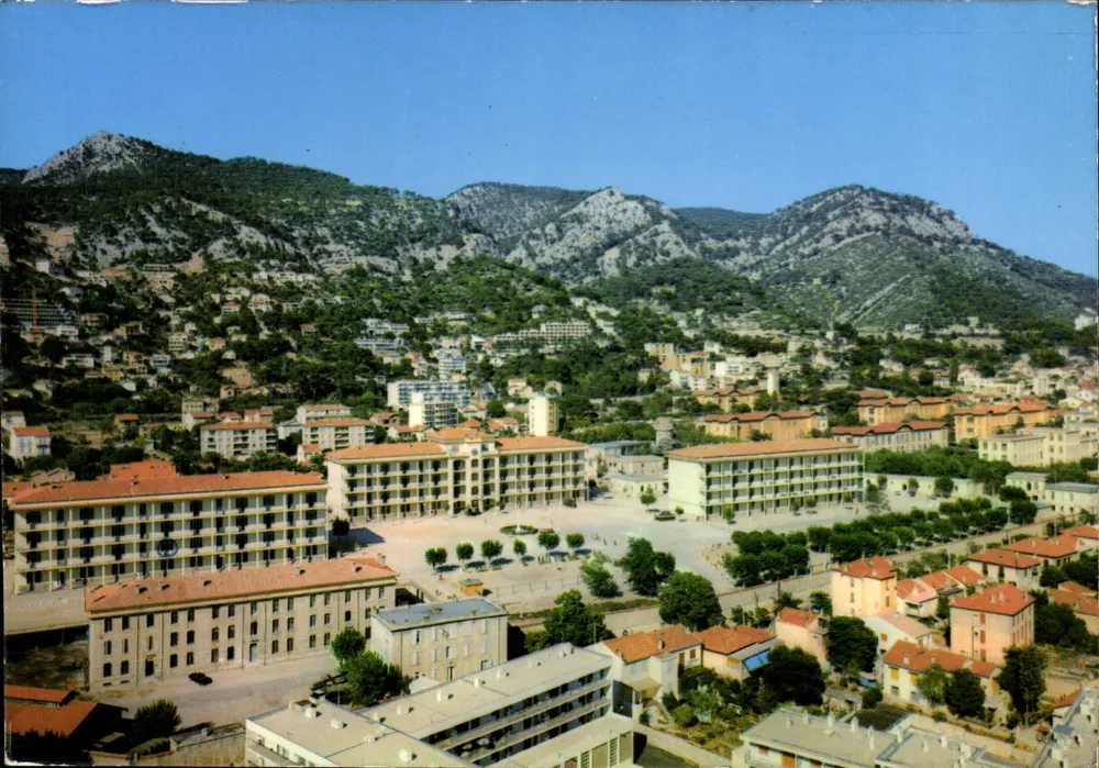Charme und Sonne der Côte d'Azur — Caserne Grignan — Edition Y.P.A. — Nr. 83-77 - Vorderseite