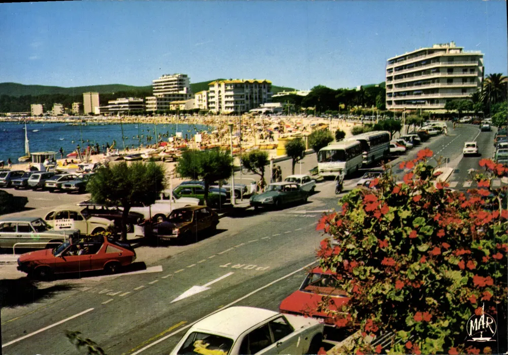 Le Lavandou (Var) — Blick auf den Hafen — Les Éditions MAR, n° 13207 - Vorderseite