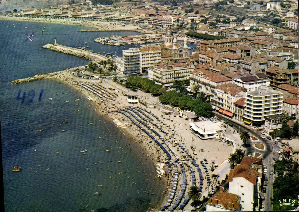Vista aérea de Saint-Raphaël — fundo Frejus — editor IRIS, n° 421 - Frente