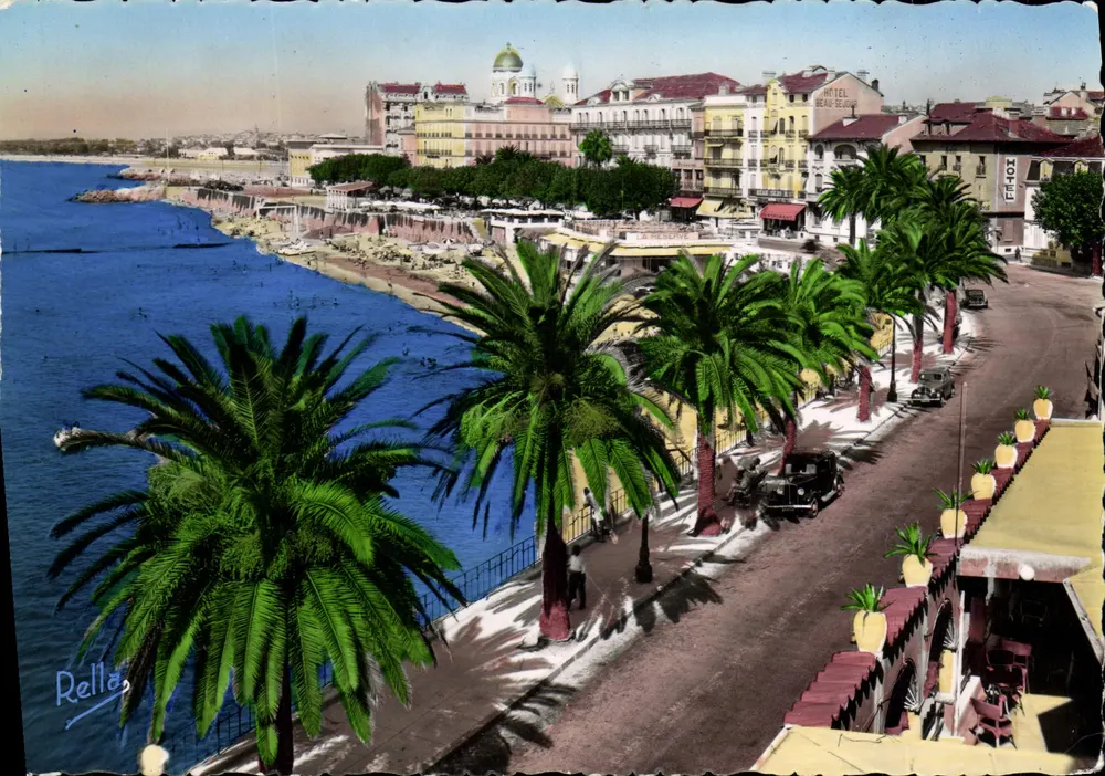 St-Raphaël (Var) — Allgemeiner Blick auf das Hôtel des Algues — Edition Rella, n°384 - Vorderseite