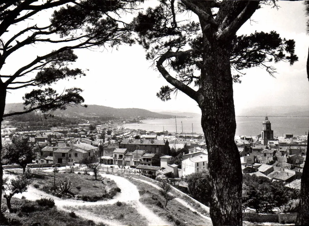 Saint-Tropez — Visão geral — Cogolin, A Suíça Provençal - Frente