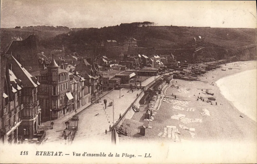 Etretat — Vista geral da Praia — LL - Frente
