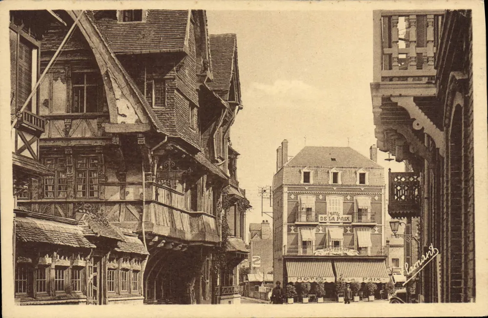 Étretat — Boulevard Charles-Lourdel — Hôtel de la Paix - Frente