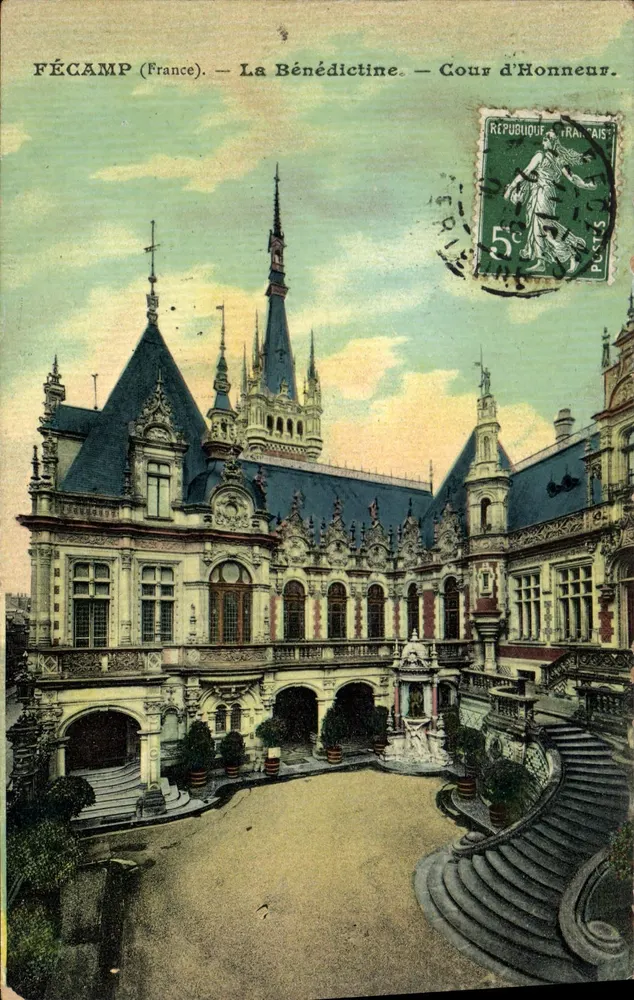 Fécamp (Frankreich) — Die Benediktiner — Cour d'Honneur. - Vorderseite