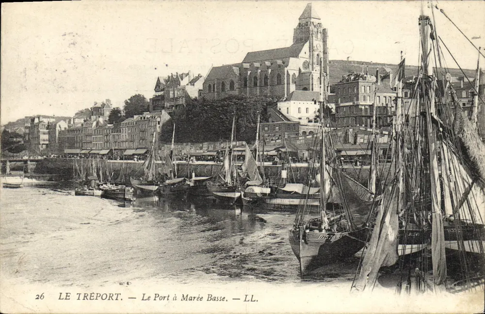 Le Tréport — O Porto com Maré Baixa — LL. - Frente