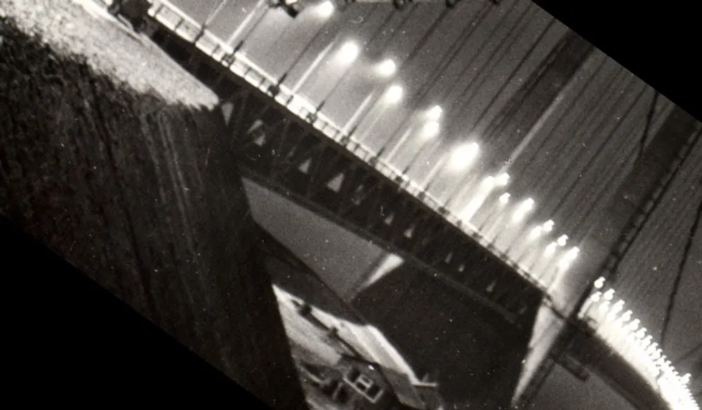 Ponte de Tancarville — noite — Foto Struan, edição La Cigogne n°7013 - Frente