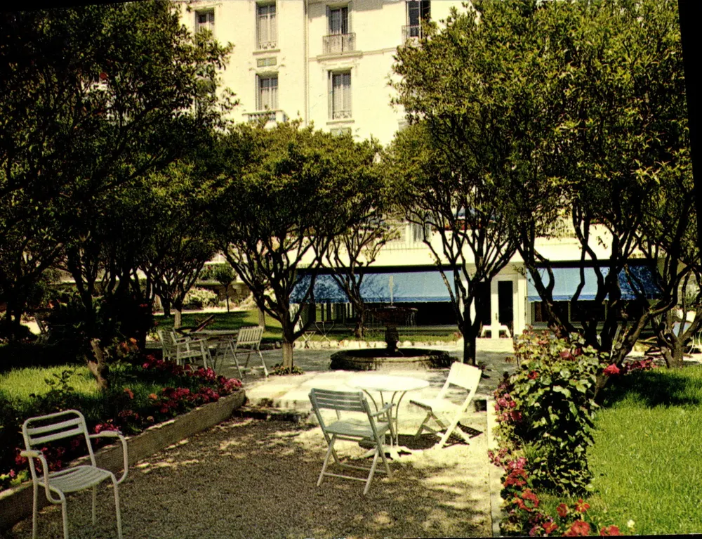 Jardin d'hôtel à Beaulieu-sur-Mer — Éditions AZUR PHOTO — n° 80790 - Vorderseite