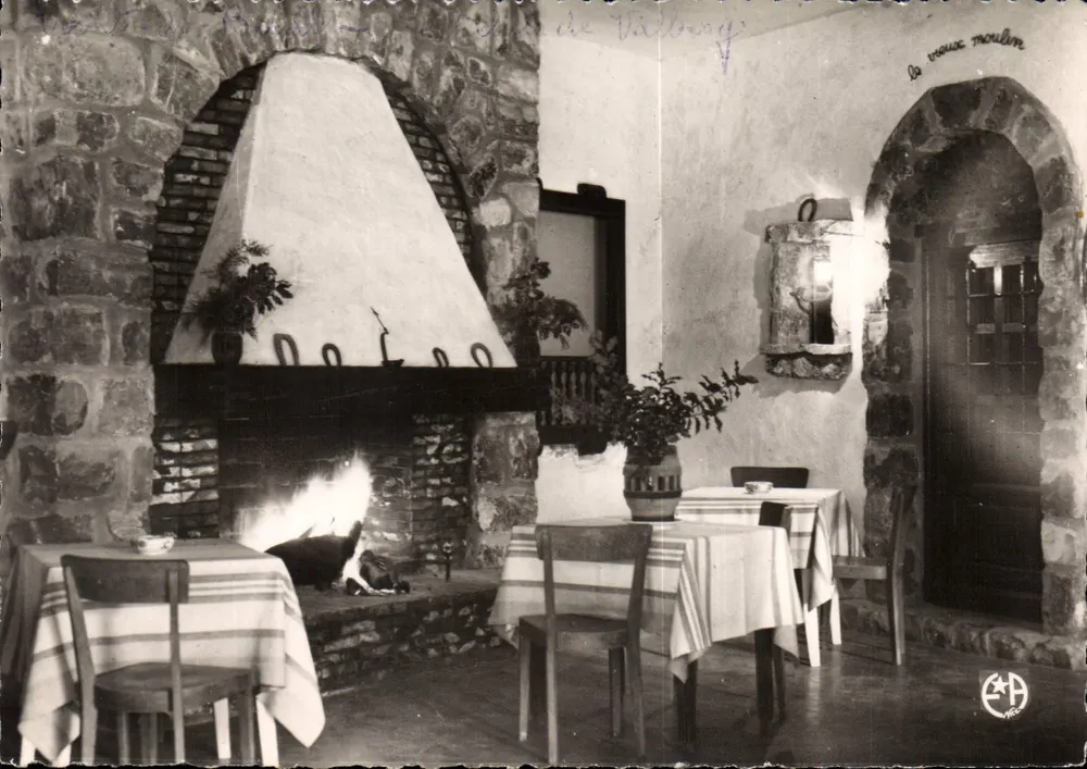 Interior do Relais de Valberg — Touët-de-Beuil — Edição Léolé d'Aur - Frente