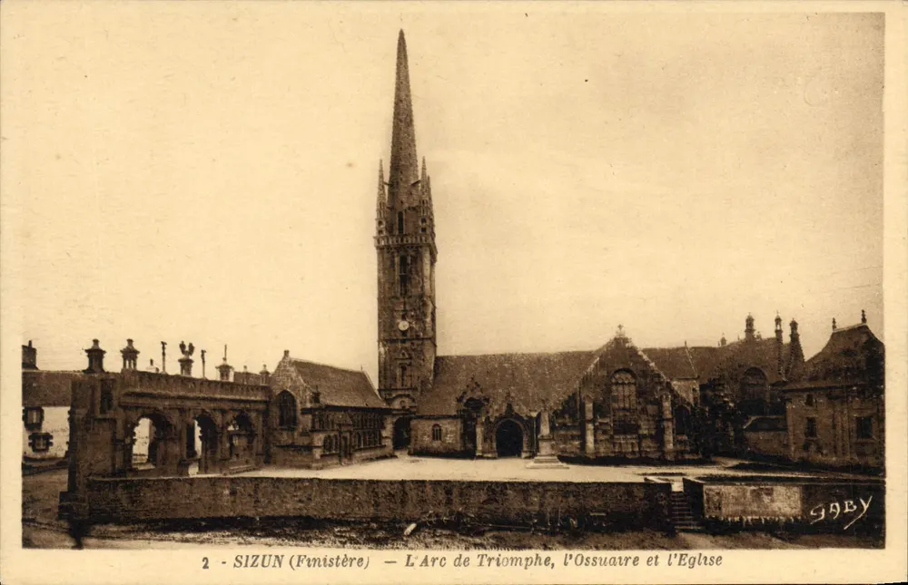 Sizun (Finistère) — Der Triumphbogen, das Ossarium und die Kirche — Gaby - Vorderseite