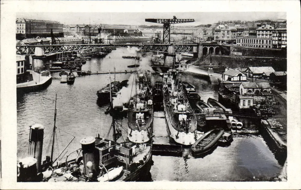 Brest - Der Kriegshafen und die Nationale Brücke — Editions G. ARTAUD, Nantes - Vorderseite
