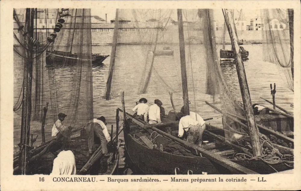 Concarneau — Sardinenboote — Matrosen bereiten die Cotriade vor — LL. - Vorderseite