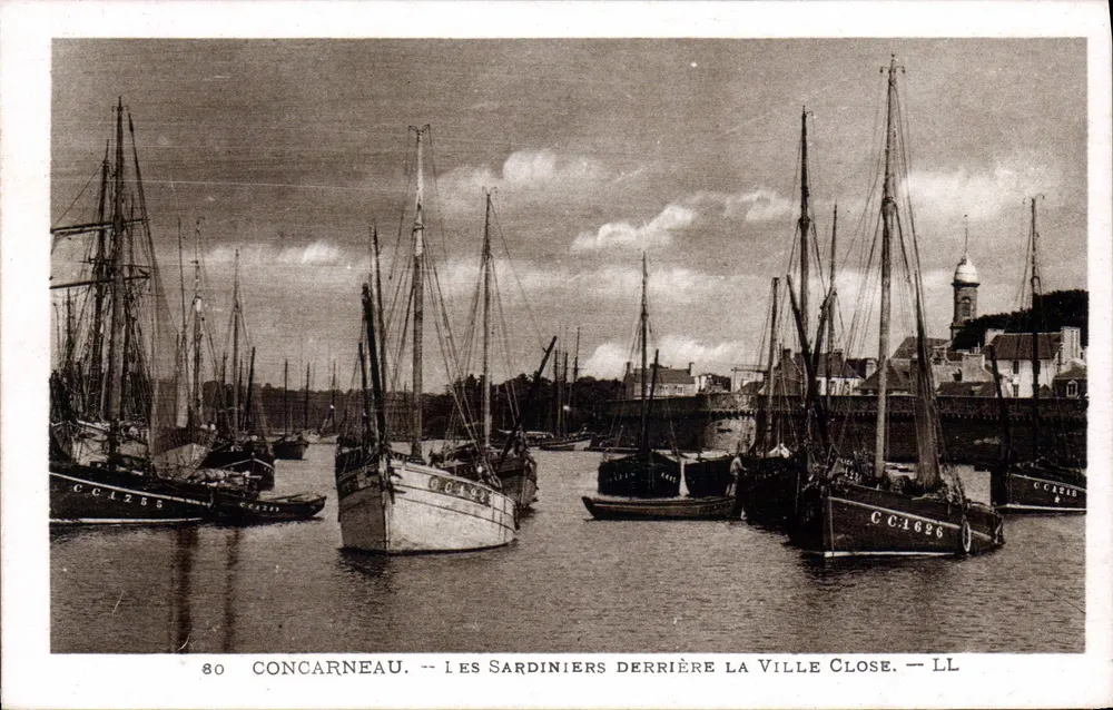 Concarneau — Die Sardiniers hinter der Ville Close — LL - Vorderseite