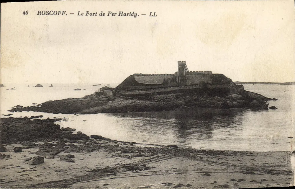 Roscoff — O Forte de Per Haridy — LL - Frente