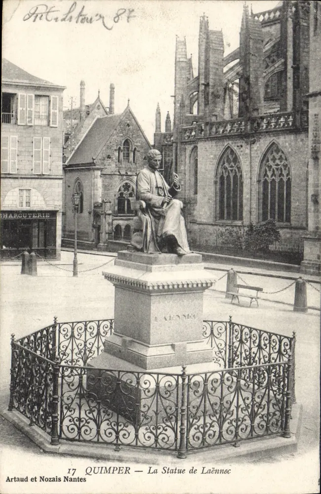 Quimper — A Estátua de Laënnec — Artaud e Nozais Nantes - Frente