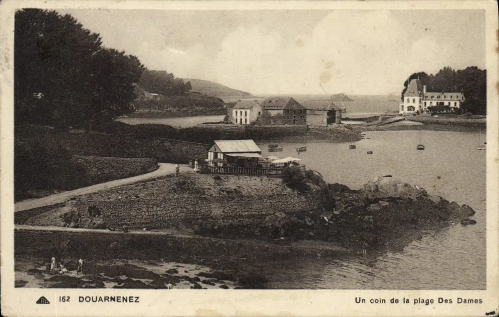 Douarnenez — Un rincón de la playa de las Señoras — Douarnenez - Anverso