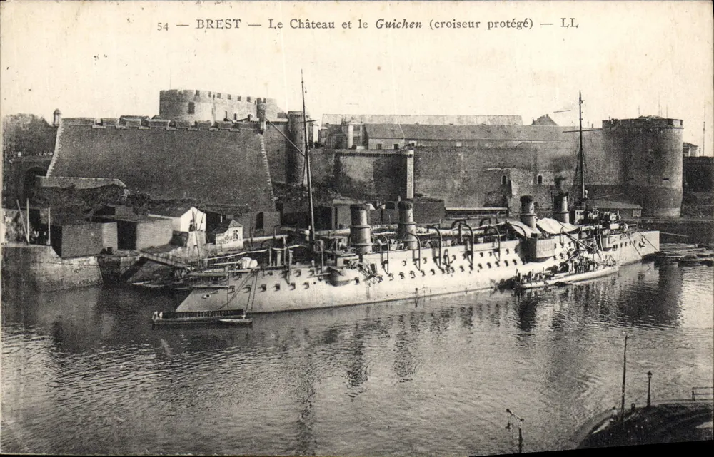 Brest — The Castle and the Guichen (protected cruiser) — L.L. - Front