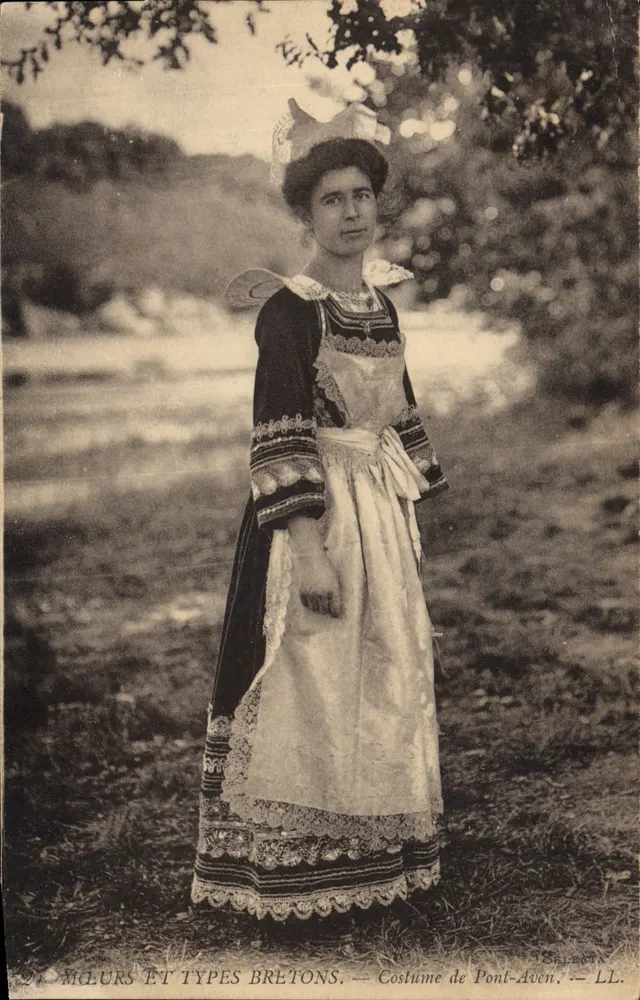 Mulher vestindo traje de Pont-Aven — Série 'Costumes e Tipos Bretões' — Editor LL. Selecta - Frente