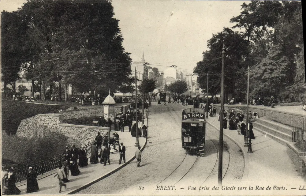Brest — Blick vom Glacis in Richtung Rue de Paris — LL - Vorderseite