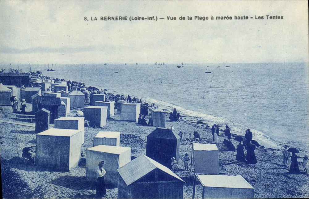 La Bernerie (Loire-Inf.) — Aussicht vom Strand bei Ebbe — Die Zelte - Vorderseite