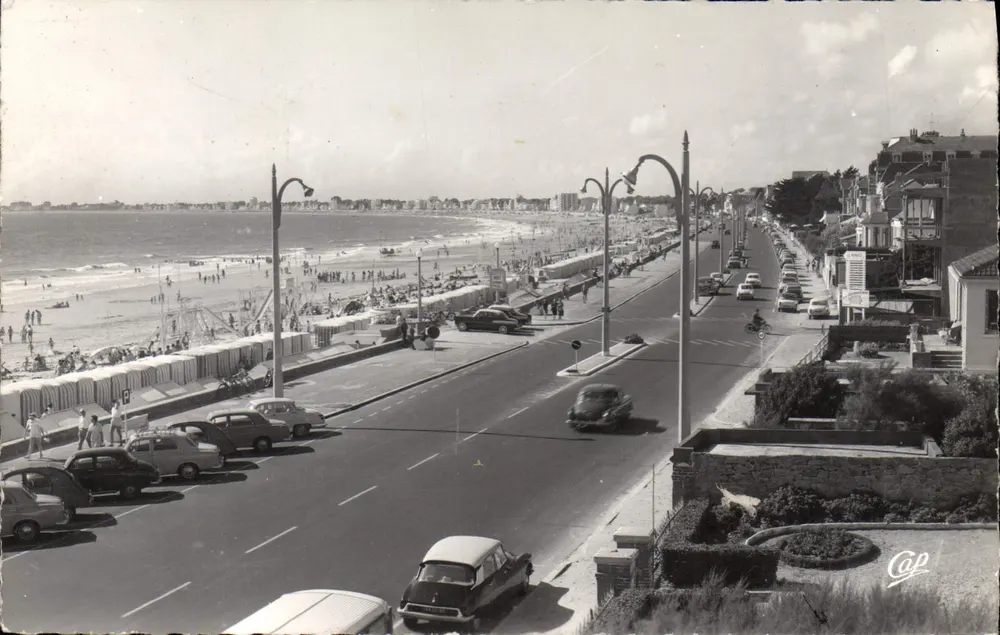La Baule — Strand und Damm — C.A.P. (Cap) Nr. 1654 - Vorderseite