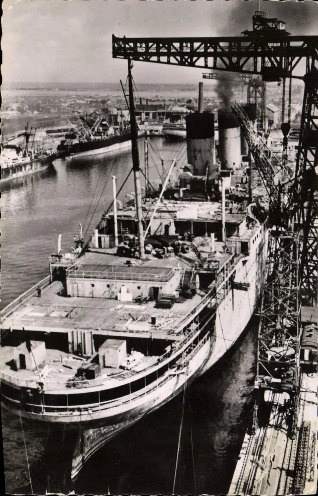 Canteiro naval em Saint-Nazaire — Editora: Edições Lloyd Sérane e Cie - Frente
