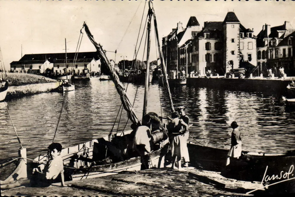 O Porto de Croisic — Vista do porto com barcos e cais — Éditions Photographiques JANSOL - Frente
