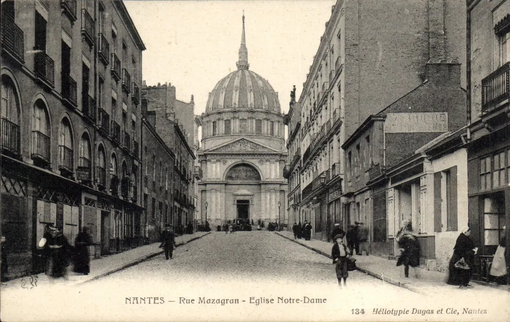 NANTES — Rue Mazagran — Kirche Notre-Dame — Héliotypie Dugas et Cie, Nantes, Nr. 134 - Vorderseite