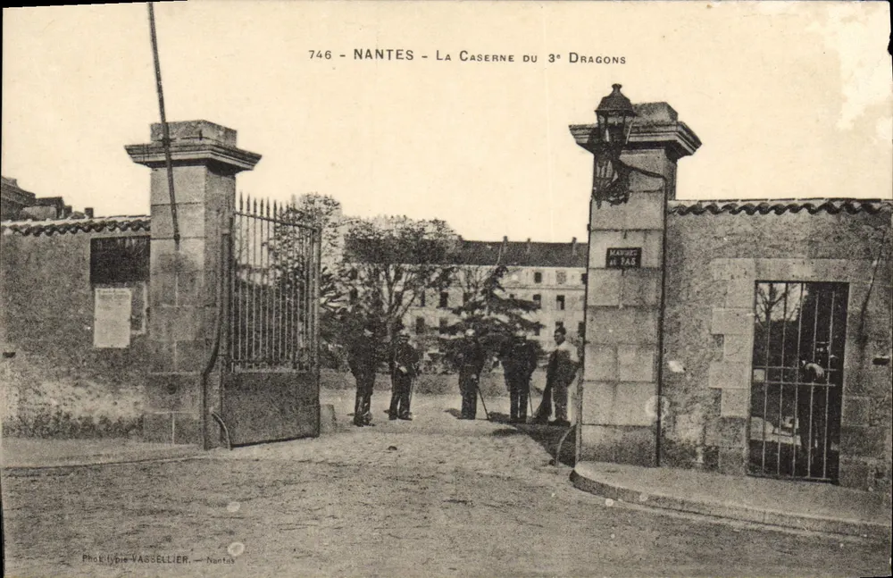 NANTES - La Caserma del 3° Dragoni — Fototipia VASSELLIER, Nantes, n°746 - Recto