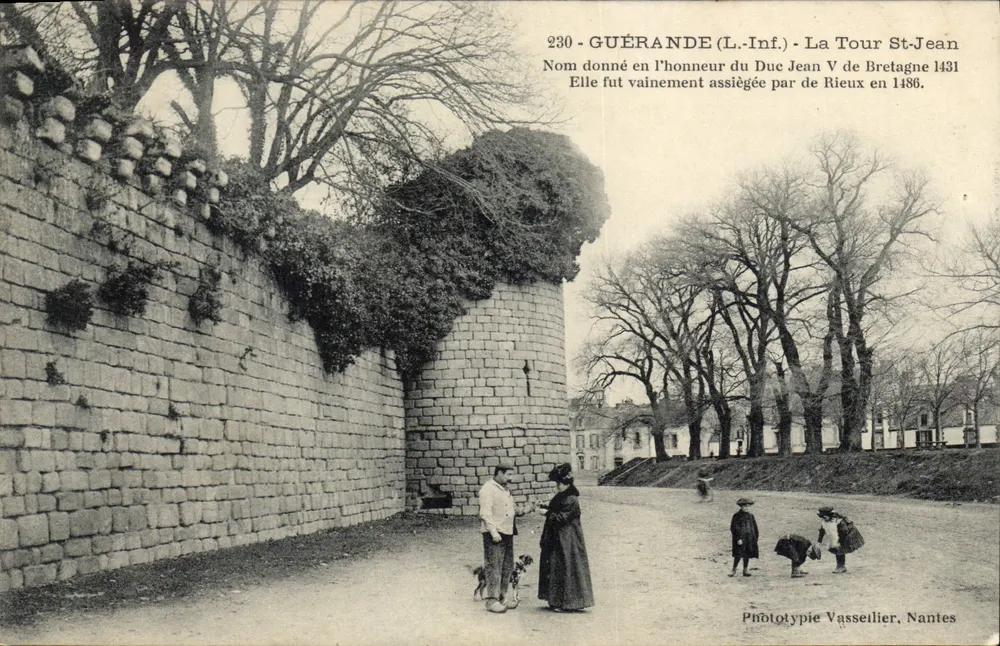 Guérande (L.-Inf.) - Ansicht der Saint-Jean-Turm — benannt zu Ehren des Herzogs Jean V von Bretagne, erfolglos belagert von de Rieux im Jahr 1486 — Phototypie Vasseillier, Nantes, Nr. 230 - Vorderseite