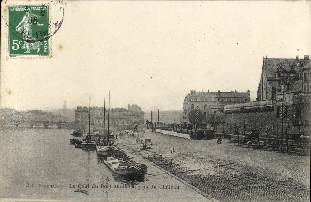 NANTES — Der Quai du Port Maillard, aufgenommen vom Schloss — Verlag 311 - Vorderseite