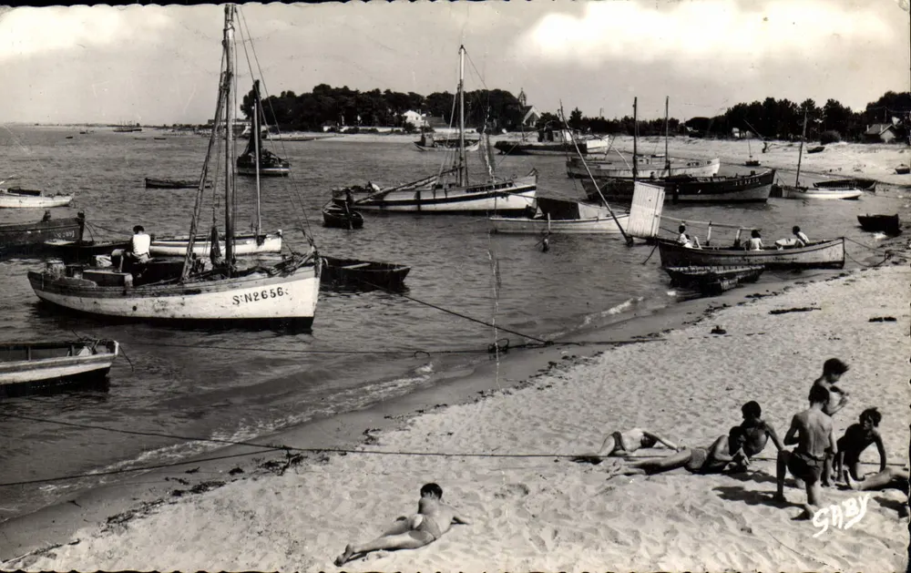 O Porto de Mindin (L.A.H.) — vista da praia e dos barcos — Éditions Gaby - Frente