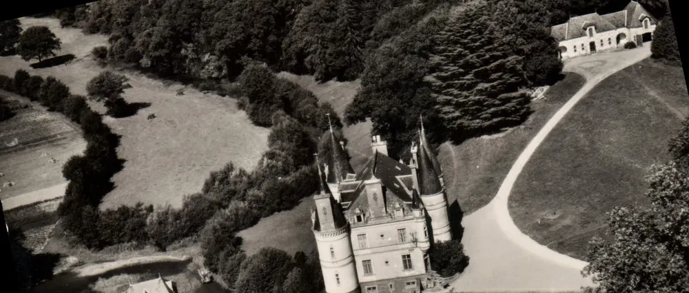 Schloss Juzet — Luftbild — Éditions Aériennes - Vorderseite
