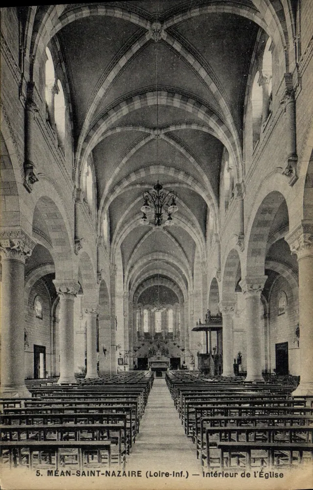 Méan-Saint-Nazaire (Loire-Inf.) — Innenansicht der Kirche - Vorderseite