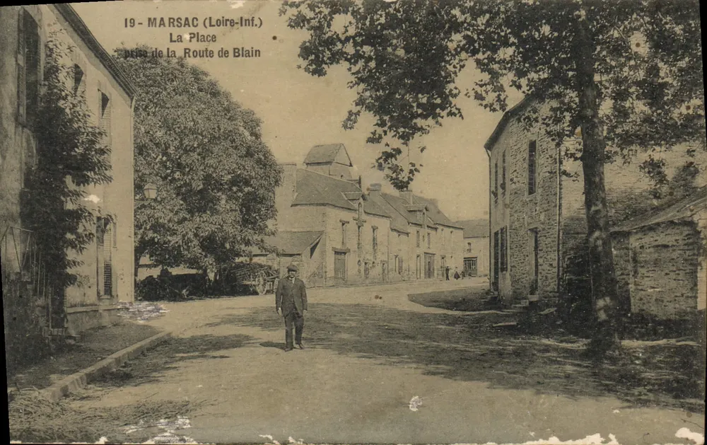 Marsac (Loire-Inf.) — Der Platz, in der Nähe der Route de Blain — E. Chapeau, Verlag, Nantes, Nr. 44 - Vorderseite