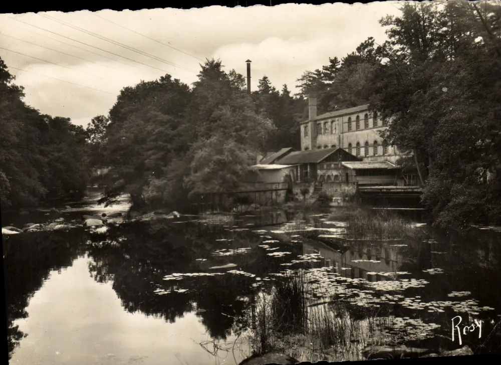 A Sèvre, vista do Ponte do Arsenal — Clisson — editor F. Chapeau, n°49 - Frente