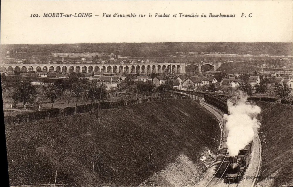 Moret-sur-Loing — Überblick über den Viadukt und die Schneise des Bourbonnais — P.C. phot. P. C. - Vorderseite