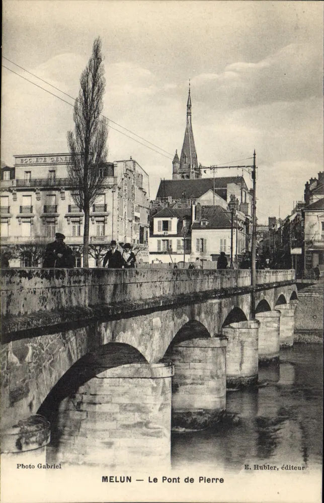 MELUN — O Ponte de Pedra — Foto Gabriel, E. Hubler, editor - Frente