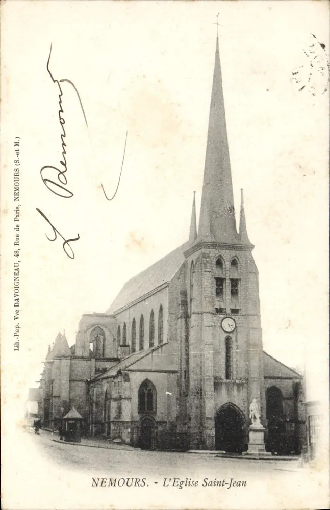 NEMOURS - A Igreja de São João — Livraria DAVOIGNEAU, 48 Rue de Paris, NEMOURS (S.-et-M.) - Frente
